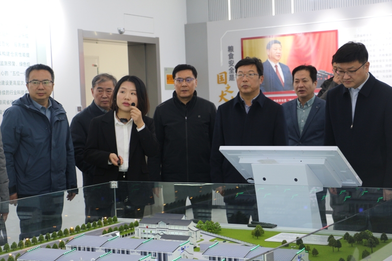 省粮食和物资储备局党组理论学习中心组召开学习会并开展现场研学活动