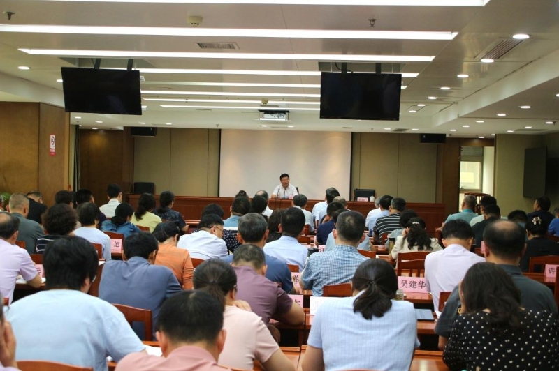 省粮食和物资储备局党组书记、局长肖延川讲授树立和践行正确政绩观专题党课