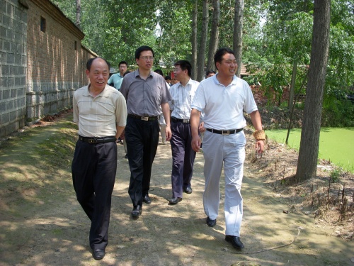 省粮食局严长俊副局长赴省局挂钩扶贫点调研指导