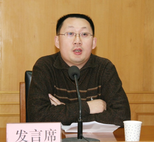 局党组副书记,副局长严长俊同志在会议结束时作了讲话,他指出社会主义