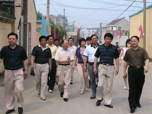 省粮食局严长俊副局长在盐调研夏粮收购工作