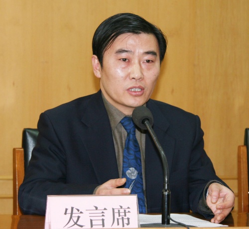 局党组副书记,副局长严长俊同志在会议结束时作了讲话,他指出社会主义