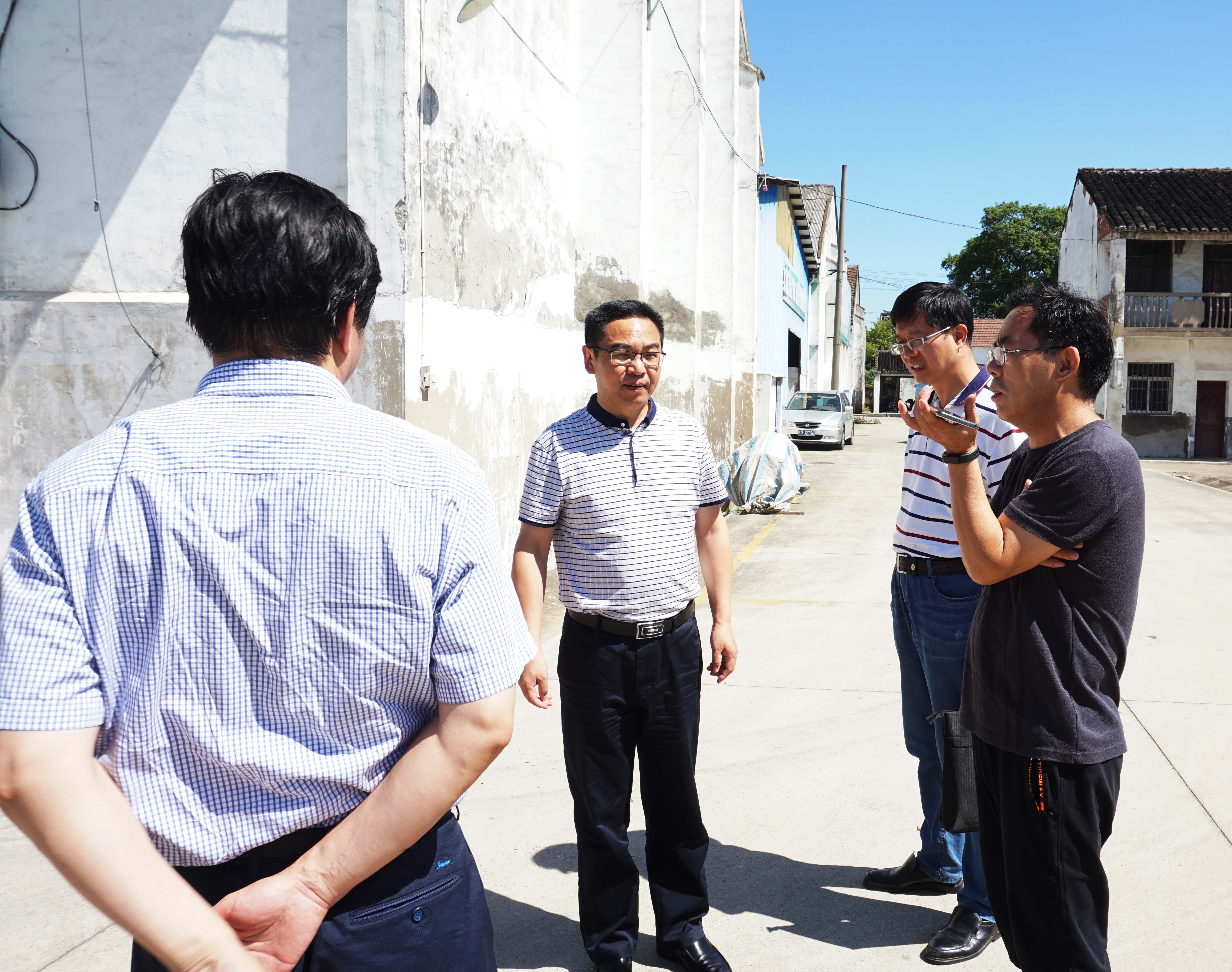 常州市粮食局江华局长,廖梅青副局长,武进区发改局宦庆辉副局长,金坛