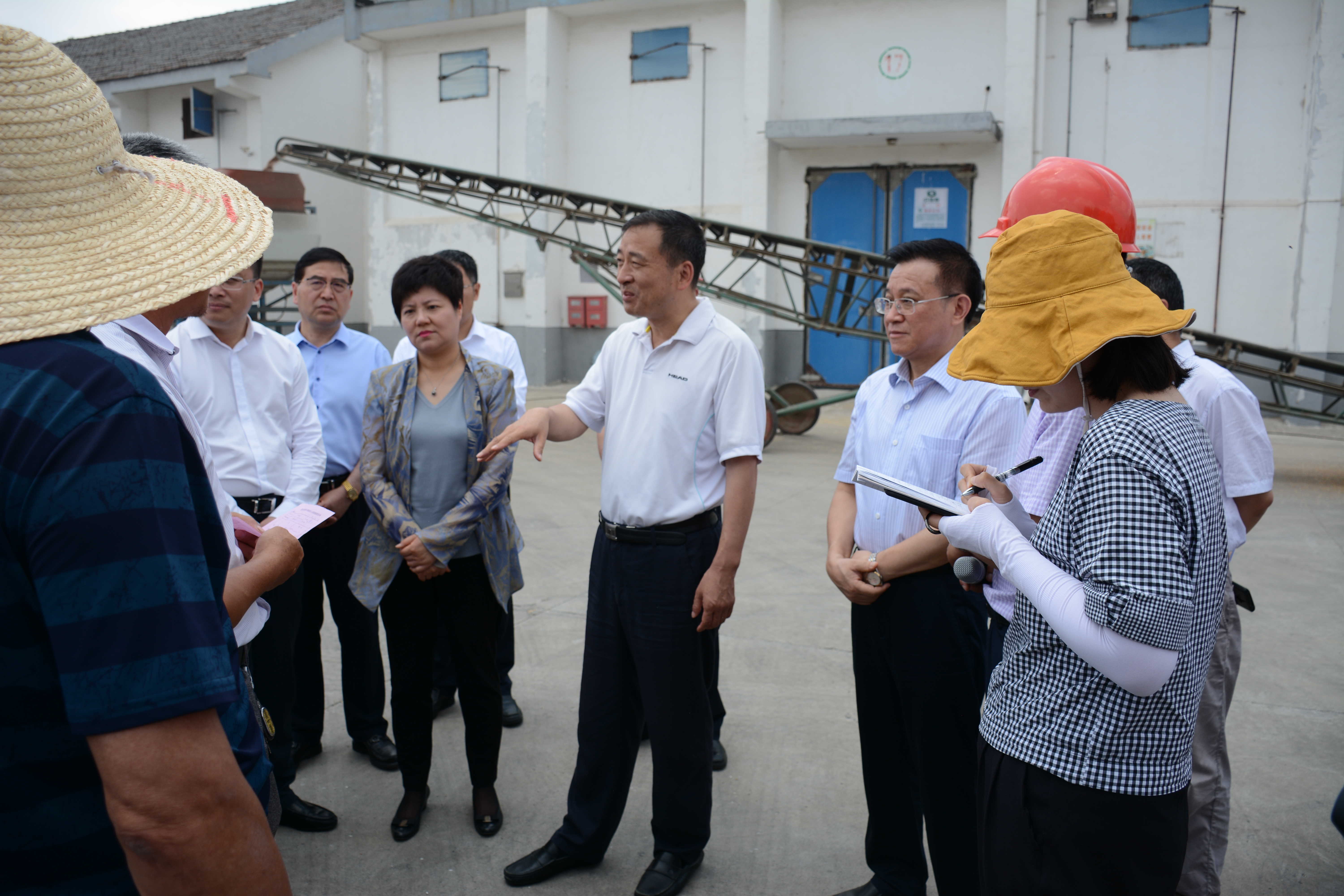 樊金龙副省长一行深入淮安市洪泽区三河粮油管理所,江苏省洪泽湖粮食